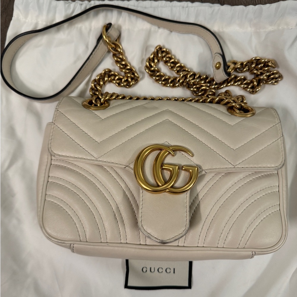 GUCCI GG MARMONT SMALL SHOULDER BAG
